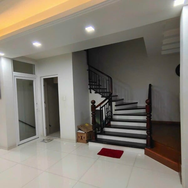 Biệt thự Kim Sơn Quận 7, Diện tích: 10m x 20m gần đại Học Tôn Đức Thắng 