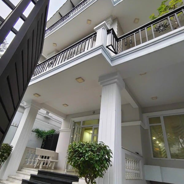 Biệt thự Kim Sơn Quận 7, Diện tích: 10m x 20m gần đại Học Tôn Đức Thắng 