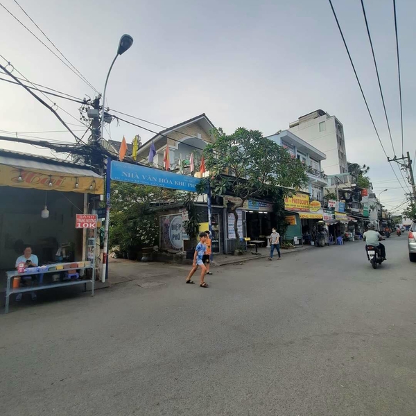 Nhà bề ngang khủng hẻm xe hơi Tân Mỹ Quận 7 ngay cổng ĐH Tài Chính Maketing