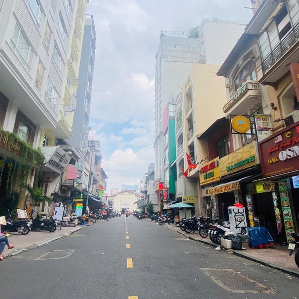 Bán nhà 33 Nguyễn An Ninh, Phường Bến Thành, Quận 1