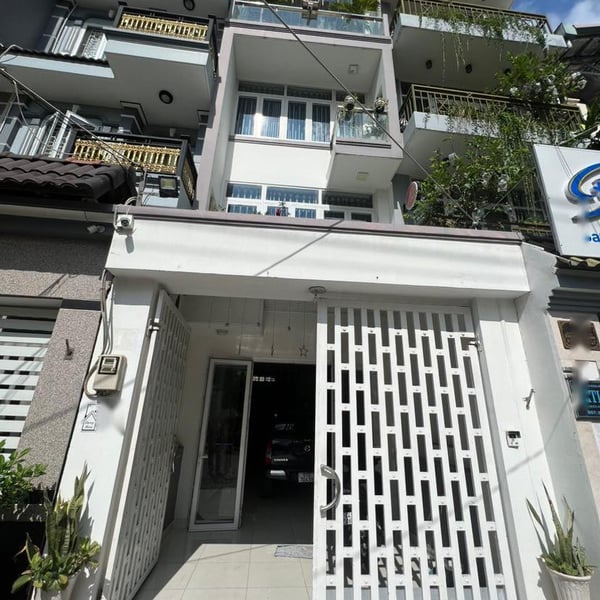 Nhà 3 tầng mặt tiền đường Cao Thị Chính 4m x 20m