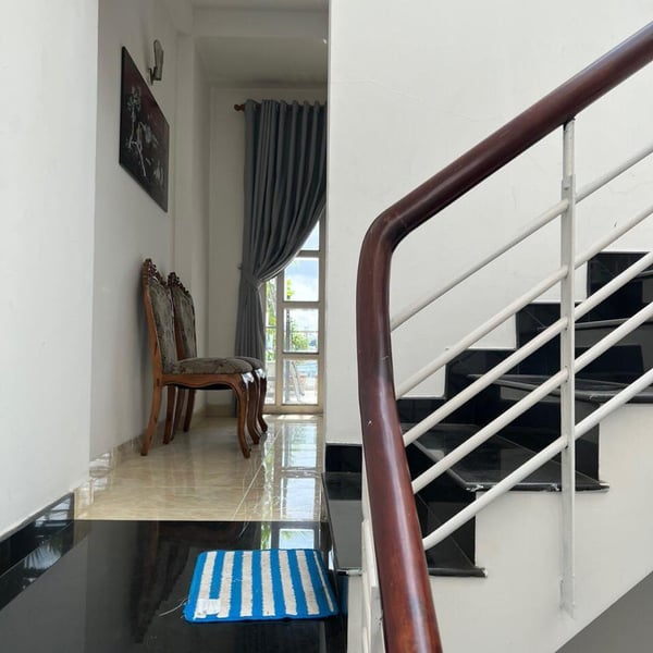 Nhà 3 tầng mặt tiền đường Cao Thị Chính 4m x 20m