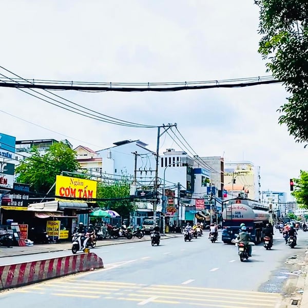 Nhà 2 lầu mặt tiền đường Huỳnh Tấn Phát Quận 7 gần đường Phú Thuận