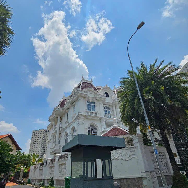 Bán biệt thự Compound sân vườn Thảo Điền khu 146 Nguyễn Văn Hưởng