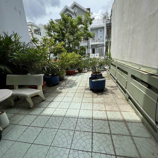 Nhà 3 tầng mặt tiền đường số Lâm Văn Bền Quận 7