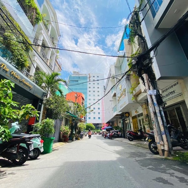 Bán tòa nhà 7 - 9 Đặng Thai Mai, P7, Quận Phú Nhuận