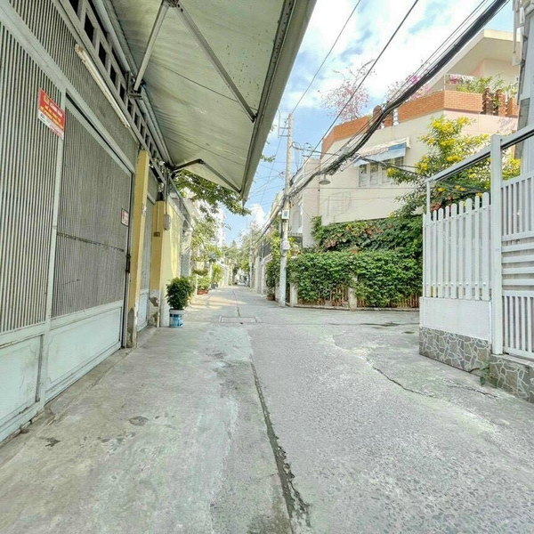 Nhà 2 mặt tiền hẻm xe hơi Lâm Văn Bền, 6m x 15m