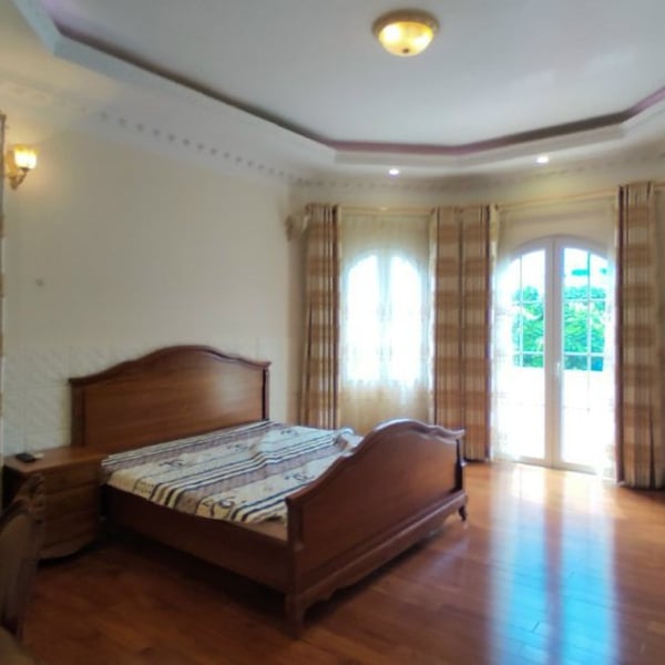 Bán biệt thự Nguyễn Văn Hưởng, Thảo Điền, Quận 2