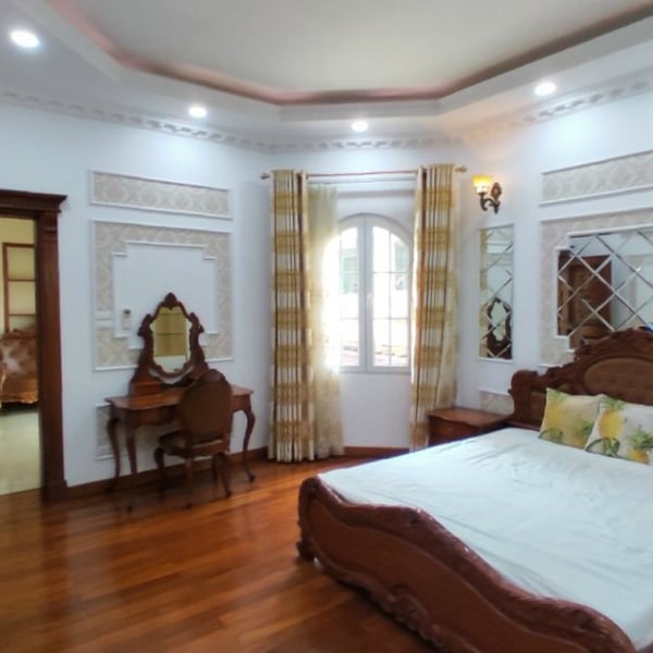 Bán biệt thự Nguyễn Văn Hưởng, Thảo Điền, Quận 2