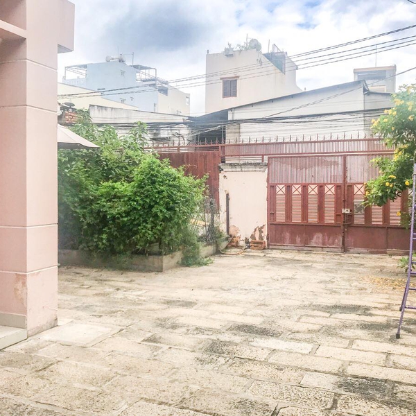 Nhà 3 tầng hẻm Lý Phục Man gần Huỳnh Tấn Phát