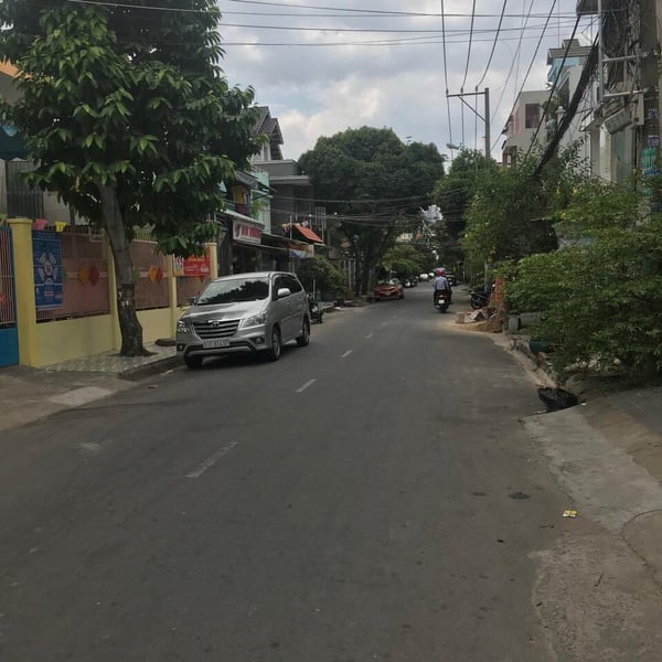 Nhà 2 tầng mặt tiền đường 45 , tân quy 4m x 18m