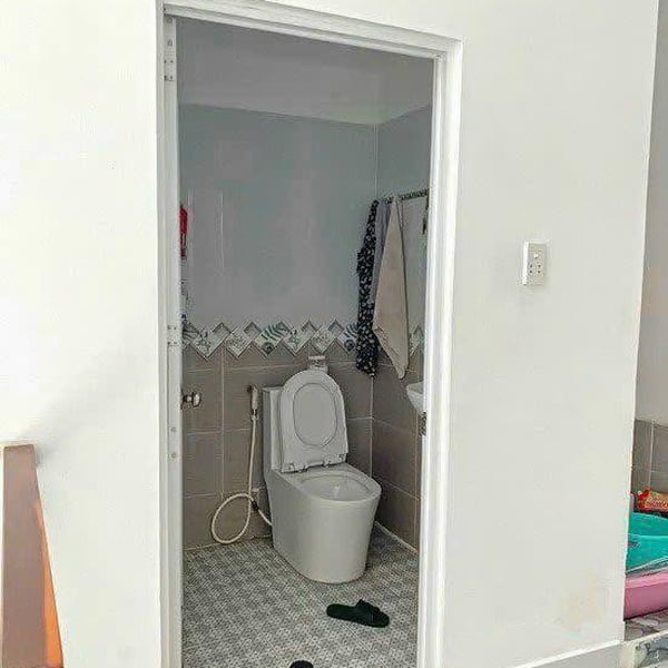 Nhà 2 tầng hẻm xe hơi 1135 Huỳnh Tấn Phát 