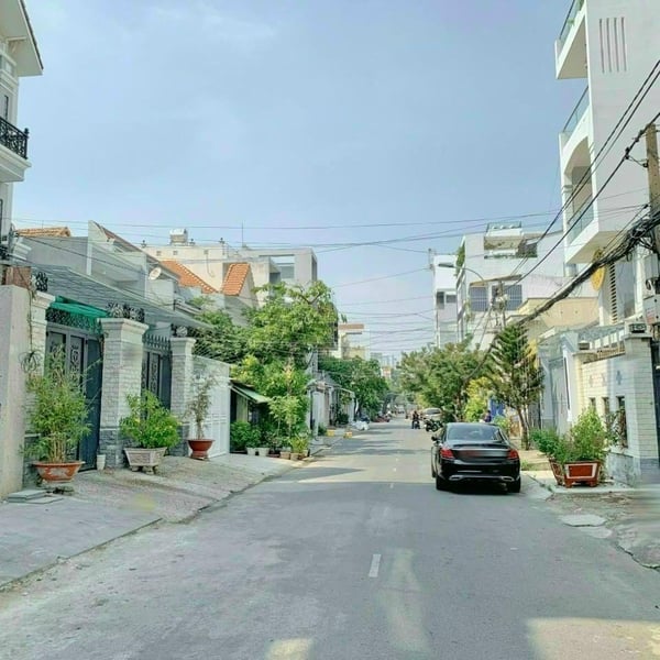 Nhà 2T mặt tiền đường 53 , Tân Quy , 6.7m x 22m nở hậu 6.8m