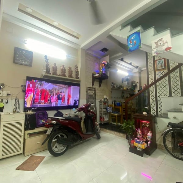 Nhà 2 tầng hẻm 95 Lê Văn Lương 4m x 7m 