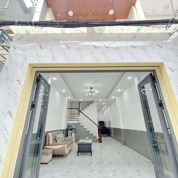 Nhà 2T hẻm 60 lâm Vắn bền , tân kiểng , 4m x 14m 