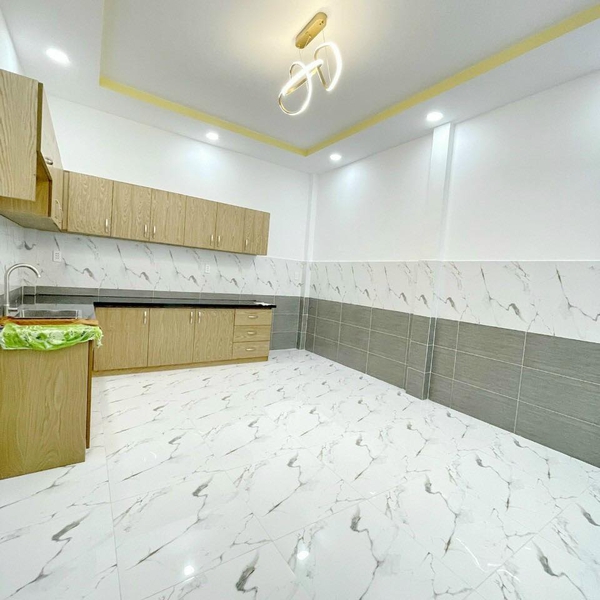 Nhà 2T hẻm 60 lâm Vắn bền , tân kiểng , 4m x 14m 