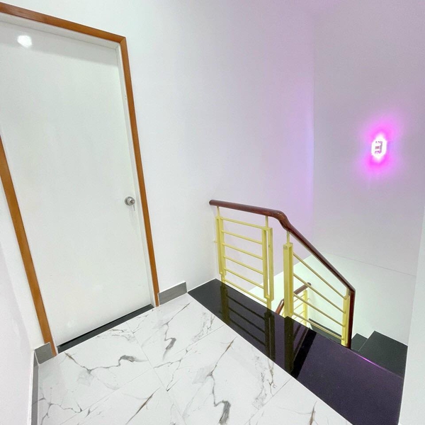 Nhà 2T hẻm 60 lâm Vắn bền , tân kiểng , 4m x 14m 