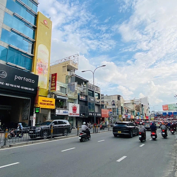 Bán tòa nhà 195 - 197 Phan Đăng Lưu, P1, Quận Phú Nhuận