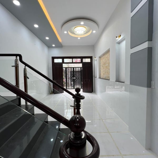 Nhà 4 tầng hẻm xe hơi 803 Huỳnh Tấn Phát 4m x 16m