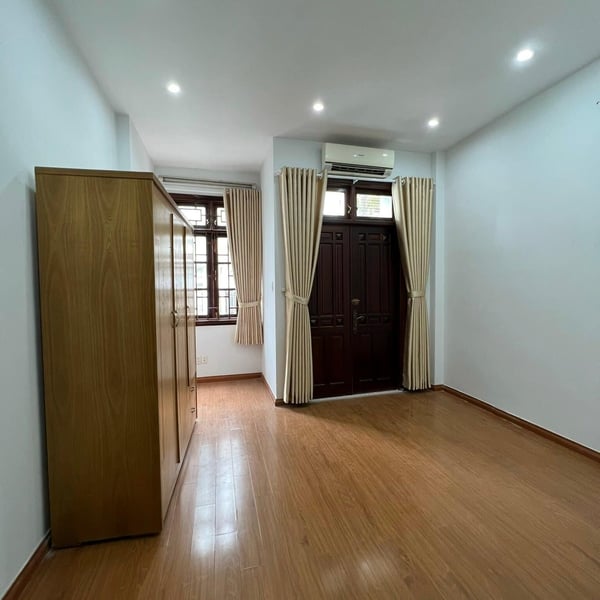 Nhà 4 tầng hẻm xe hơi 803 Huỳnh Tấn Phát 4m x 16m