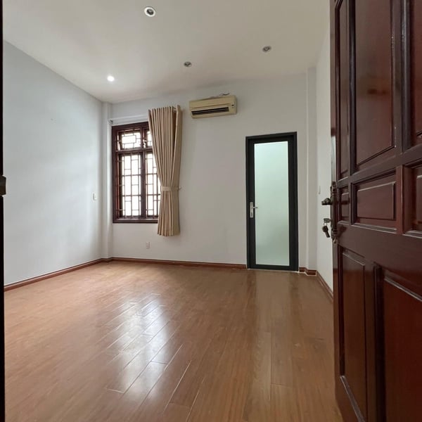 Nhà 4 tầng hẻm xe hơi 803 Huỳnh Tấn Phát 4m x 16m