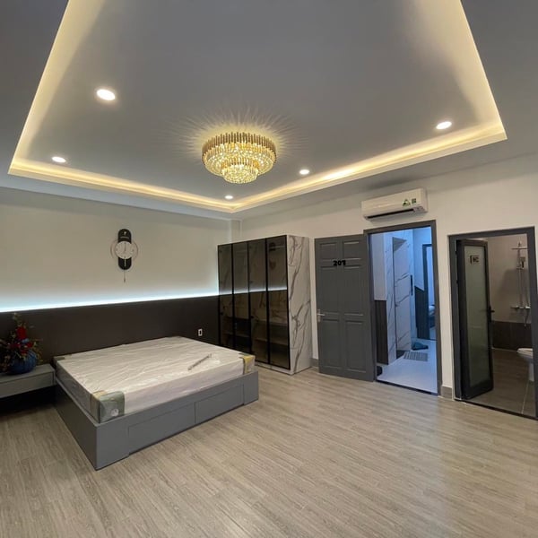 Nhà 5 tầng hẻm xe hơi Huỳnh Tấn Phát 5,5m x 14m