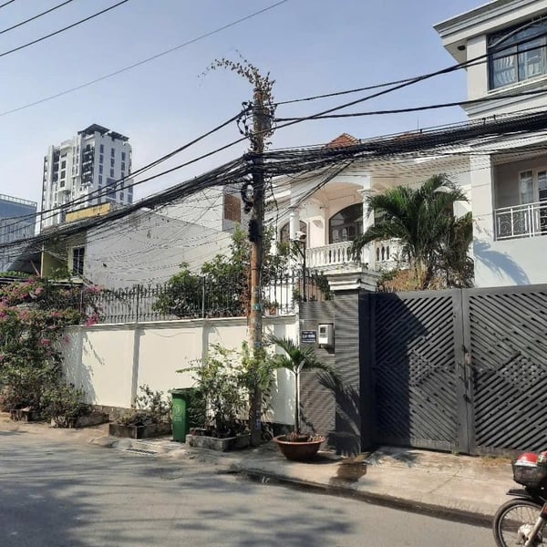 Bán biệt thự 25 Nguyễn Bá Lân, P. Thảo Điền, TP. Thủ Đức