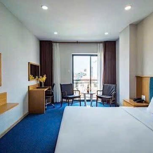 Bán khách sạn 88 - 88A Yên Thế, Phường 2, Quận Tân Bình