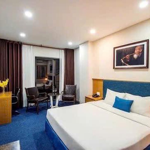 Bán khách sạn 88 - 88A Yên Thế, Phường 2, Quận Tân Bình