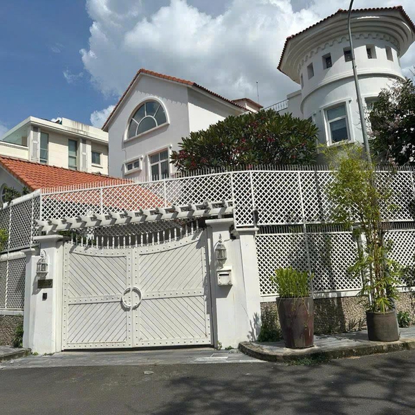 Bán biệt thự Thảo Điền, số 202/5 Nguyễn Văn Hưởng, Quận 2 