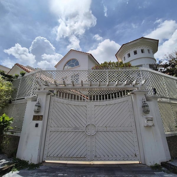 Bán biệt thự Thảo Điền, số 202/5 Nguyễn Văn Hưởng, Quận 2 