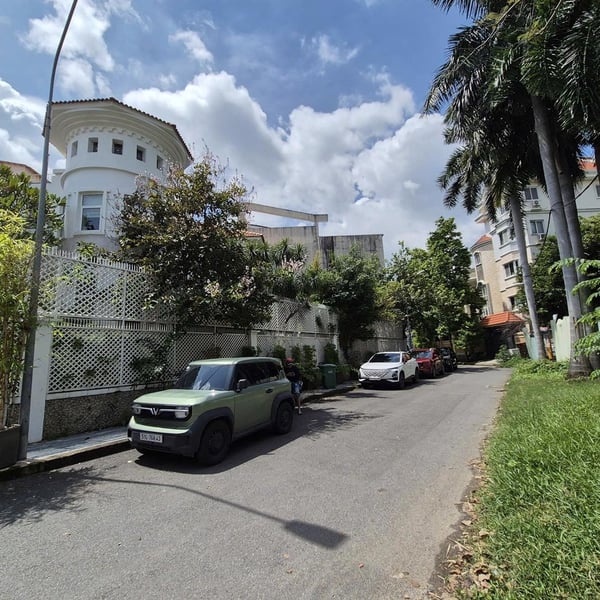 Bán biệt thự Thảo Điền, số 202/5 Nguyễn Văn Hưởng, Quận 2 