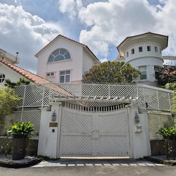 Bán biệt thự Thảo Điền, số 202/5 Nguyễn Văn Hưởng, Quận 2 