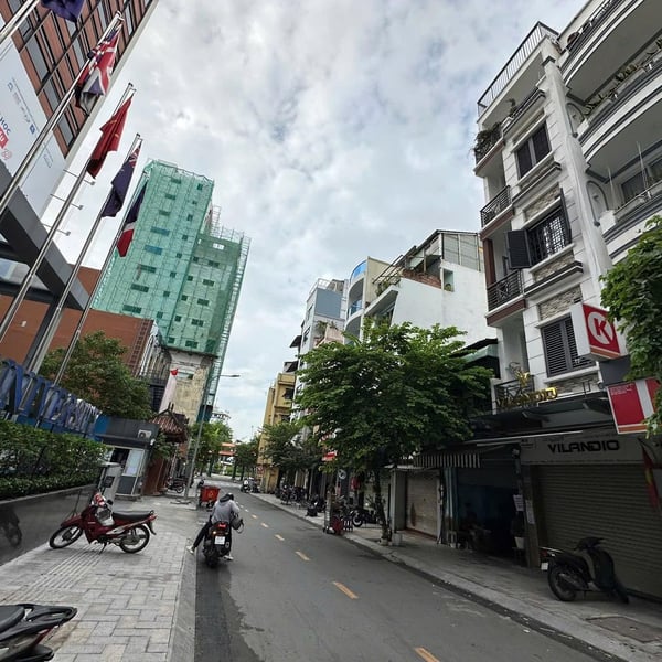 Bán nhà 23 Nguyễn Văn Tráng, P. Bến Thành, Quận 1