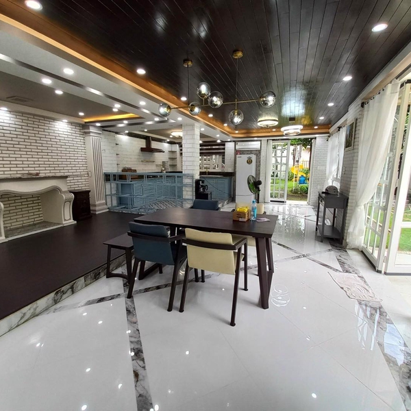 Biệt thự sân vườn Kiều Đàm Quận 7 DT: 11m x 40m