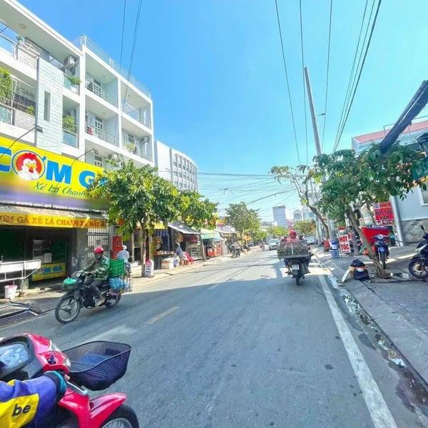 Bán khách sạn 6 tầng mặt tiền Lý Phục Man 6,2m x 20,5m