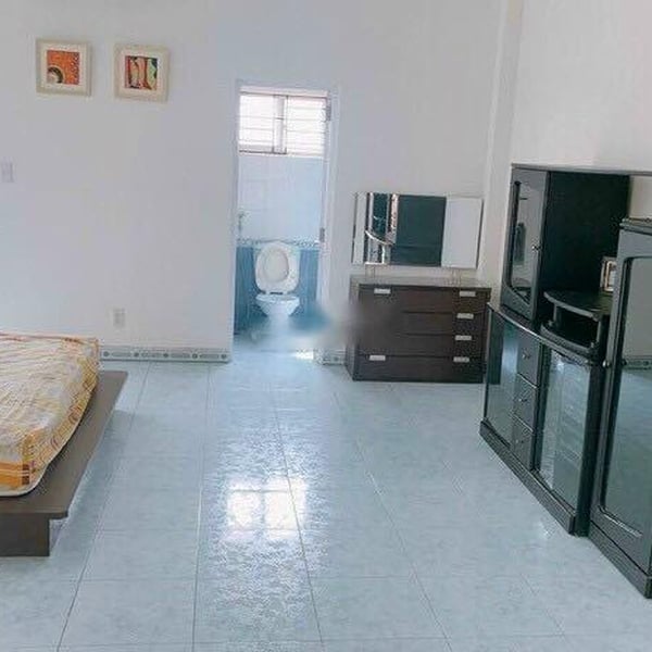 Nhà 4 tầng Lâm Văn Bền , Bình Thuận 5m x20m