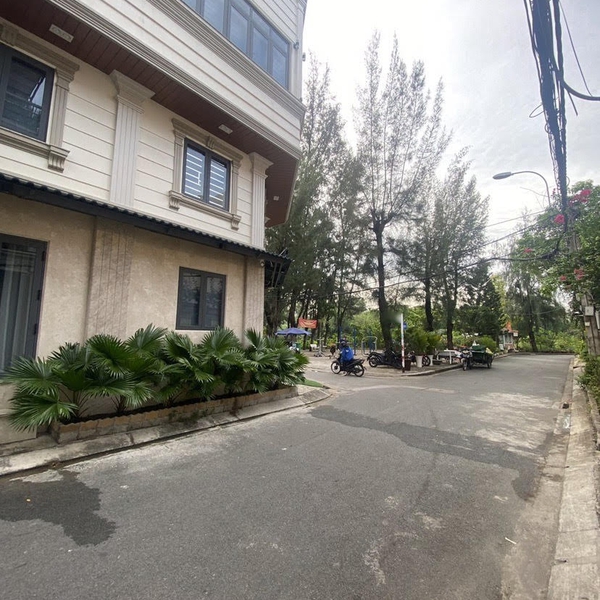 Nhà mới 3T hẻm 35 Nguyễn Văn Quỳ , 7m x 3.5m 