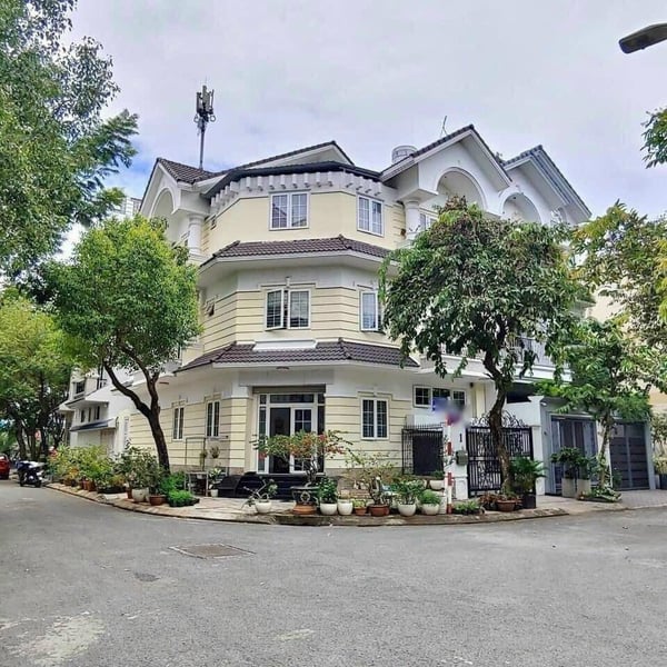 Biệt thự góc 2 mặt tiền SADECO Ven Sông Tân Phong 7m x 18m