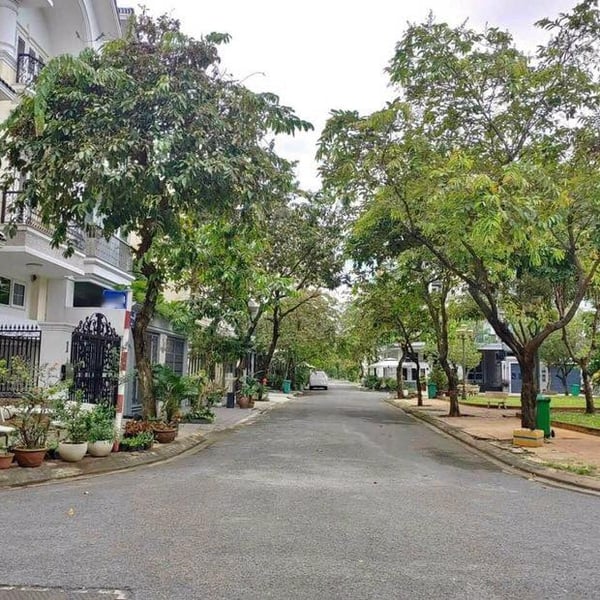 Biệt thự góc 2 mặt tiền SADECO Ven Sông Tân Phong 7m x 18m