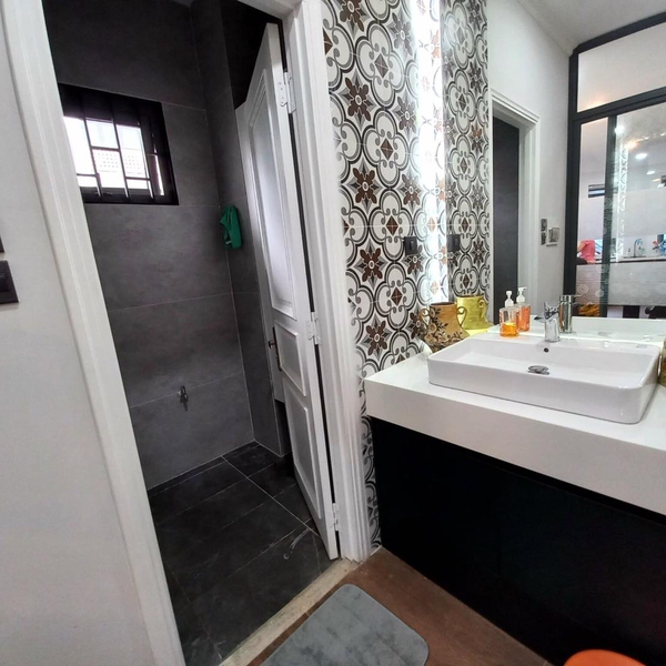 Biệt thự góc 2 mặt tiền khu Kiều Đàm 9m x 15m