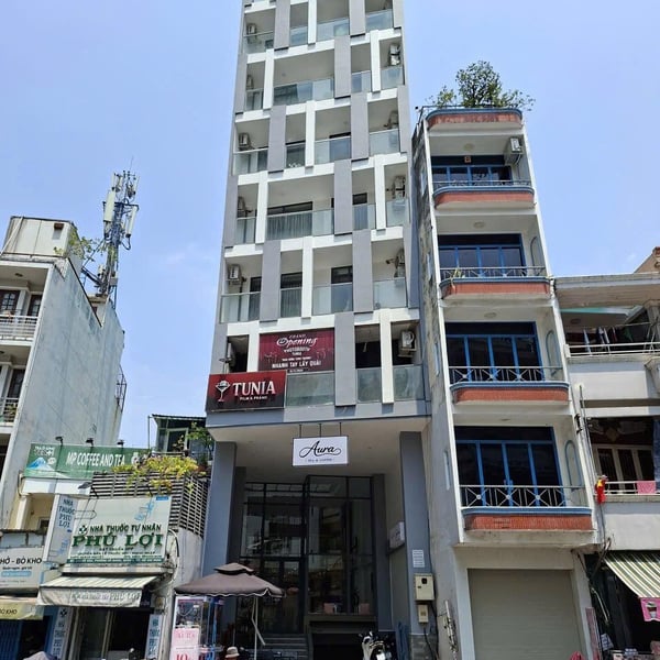 Bán toà nhà 108 - 110 - 100/9-11 Cô Bắc, P. Cầu Ông Lãnh, Quận 1