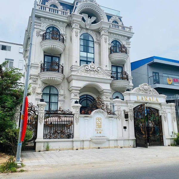 Bán biệt thự 11 Đặng Như Mai, P. Cát Lái, Quận 2