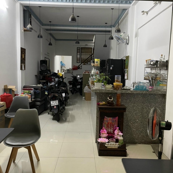 Nhà 2 tầng đường 39 Tân Quy, 4m x 20m chỉ 9,8 tỷ