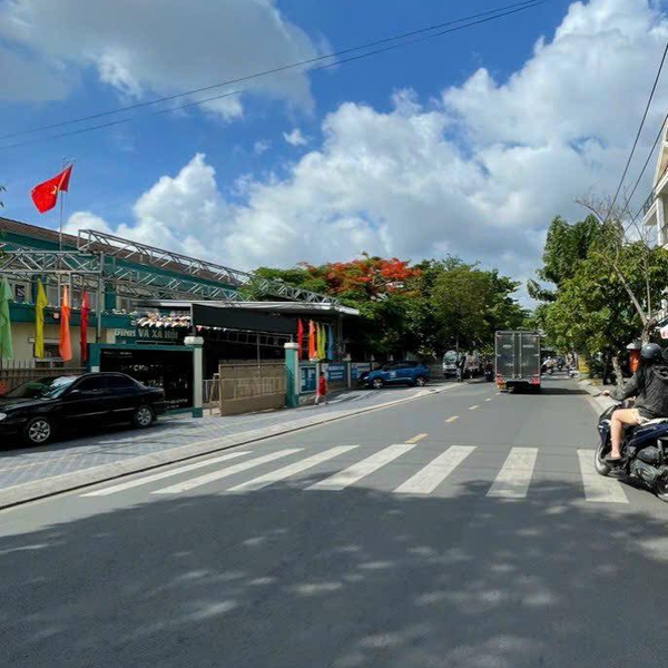 Nhà mặt tiền Lê Thị Chợ khu Lacasa 10m x 31,1m 