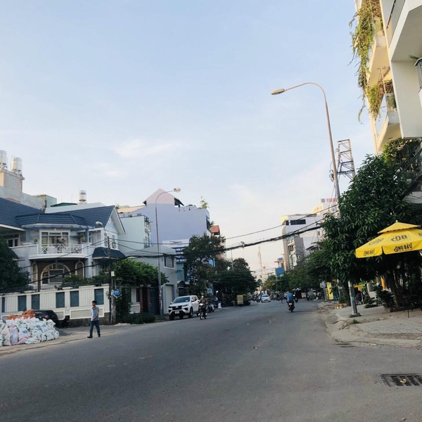 Nhà 5T mặt tiền hẻm 793 Kiều Đàm 5,5m x 24m