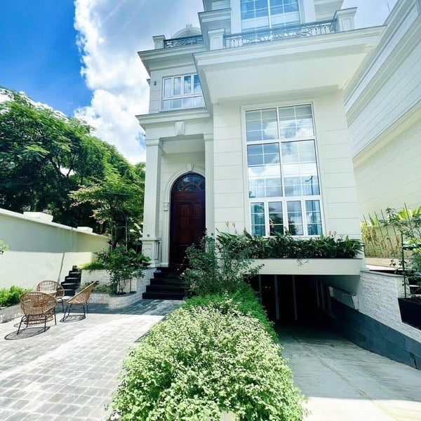 Bán biệt thự Thảo Điền, số 200/3 Nguyễn Văn Hưởng, Quận 2