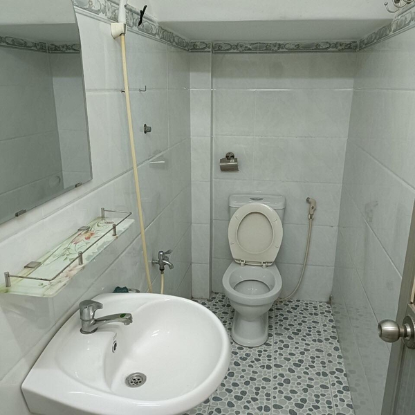 Nhà 2T hẻm 54 Lê Văn Lương 4m x 8,5m