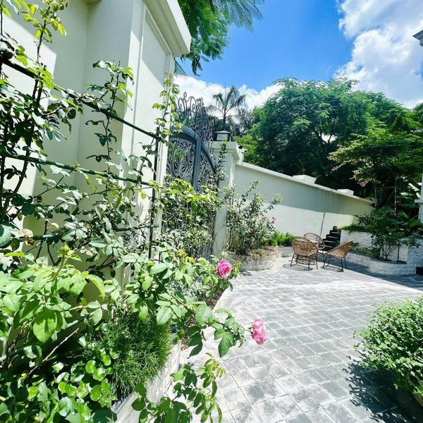 Bán biệt thự Thảo Điền, số 200/3 Nguyễn Văn Hưởng, Quận 2