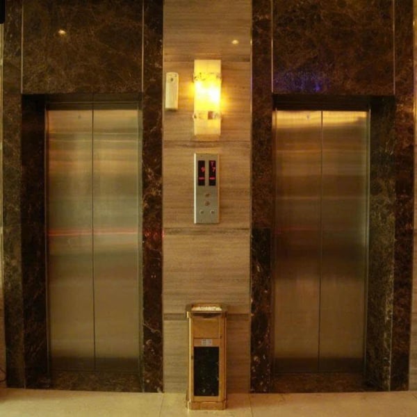 Bán khách sạn 180 - 182 -184 Nguyễn Trãi, P. Bến Thành, Quận 1